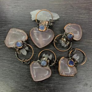 天然能量水晶 复古风个性天然粉晶爱心吊坠纯手工包边电镀 产品灵气师手工