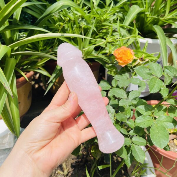 天然粉晶雕刻原石打磨水晶按摩棒 - 图片 2