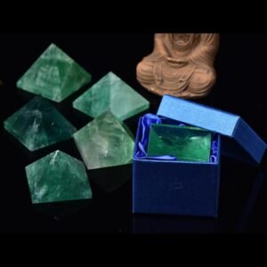 天然萤石水晶金字塔 绿萤石摆件水晶工艺品礼品 能量摆件
