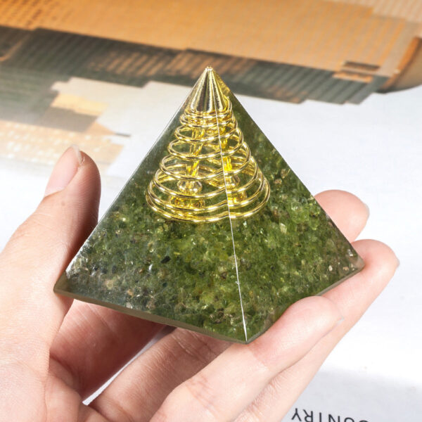 天然水晶碎石树脂金字塔 能量发生器  铜线绕环能量凝聚 欧美新品 - 图片 2