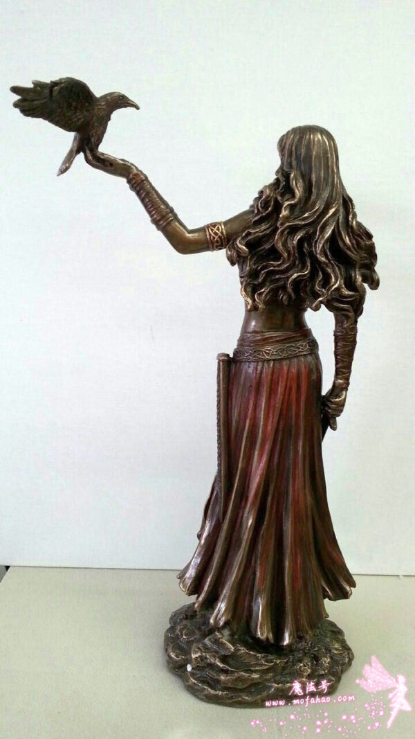 *进口Morrigan：爱尔兰凯尔特女神乌鸦和剑 神秘学能量摆件 - 图片 5