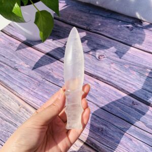 热销 天然水晶多种材质水晶匕首摆件 家居办公装饰供应