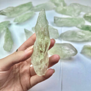 绿野仙踪天然绿水晶骨干水晶原石摆件权杖水晶矿石